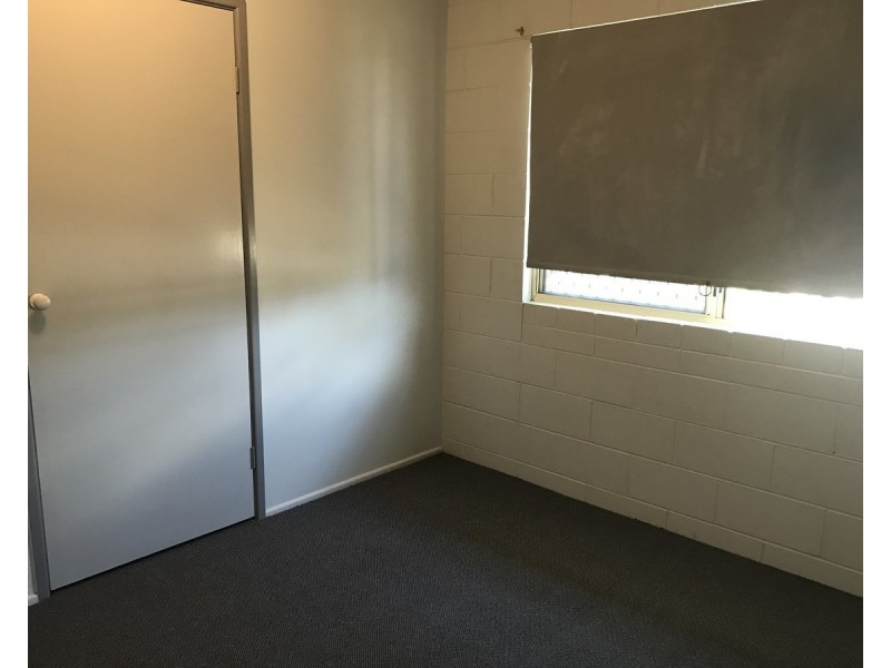 2 Lyndhurst Street, Mount Louisa QLD 4814