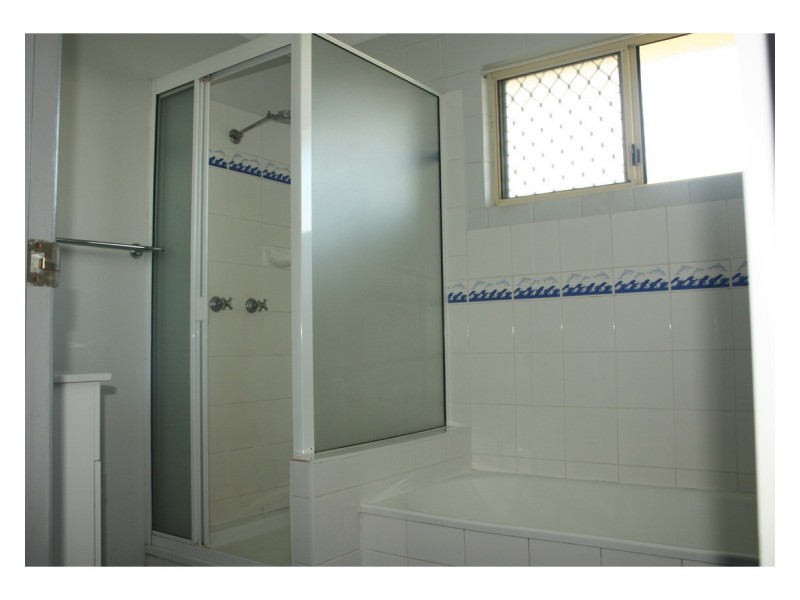 2 Lyndhurst Street, Mount Louisa QLD 4814