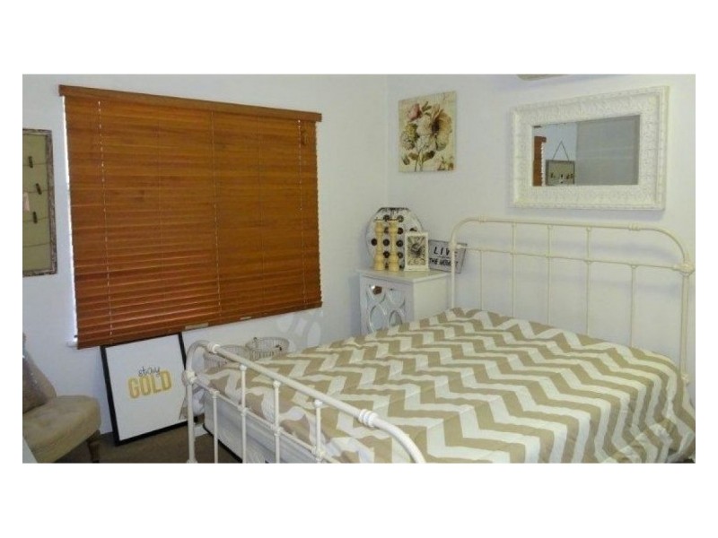 12 Wirega, Douglas QLD 4814