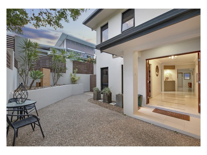 10 Mont Blanc Place, Mount Louisa QLD 4814