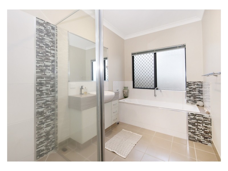 10 Mont Blanc Place, Mount Louisa QLD 4814
