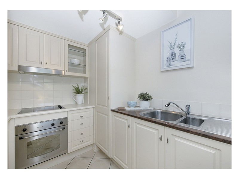 10/18 The Strand, North Ward QLD 4810