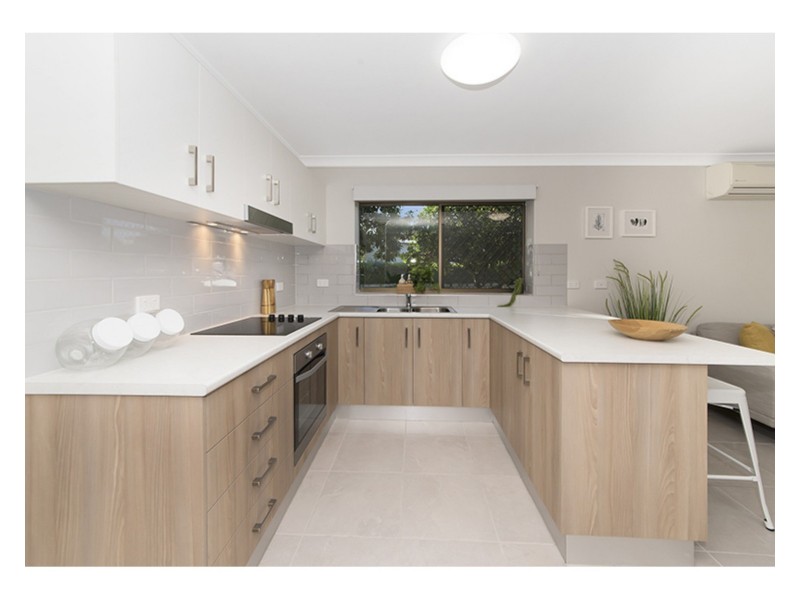 2/61 Sherriff Street, Hermit Park QLD 4812