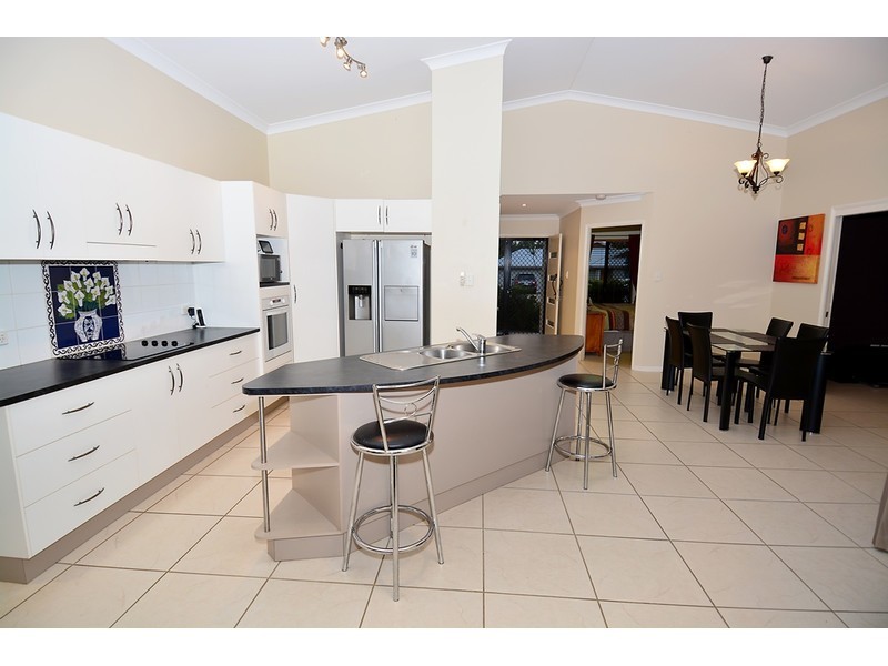 30 Anchorage Circuit, Bushland Beach QLD 4818