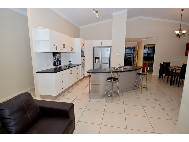 30 Anchorage Circuit, Bushland Beach QLD 4818