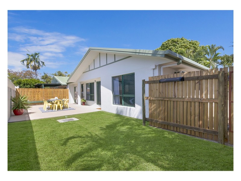 2/47 Goldring Street, Hermit Park QLD 4812