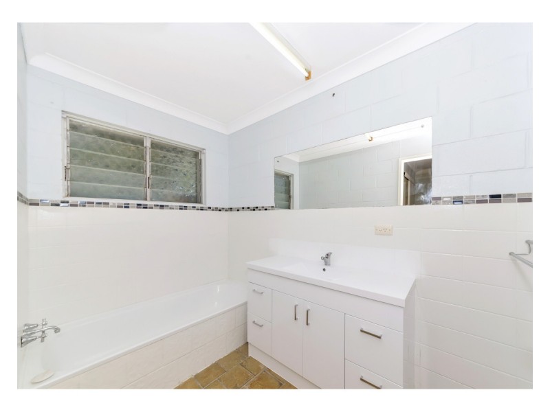 10 Julia Street, Kirwan QLD 4817