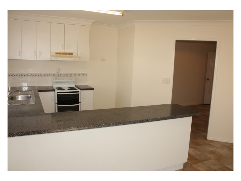 6 Arawa Street, Kelso QLD 4815