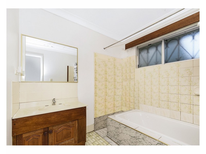 42 Lanark Street, Kirwan QLD 4817