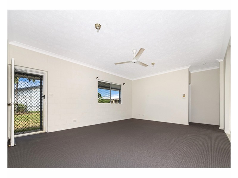 2/161 Ireland Street, Oonoonba QLD 4811