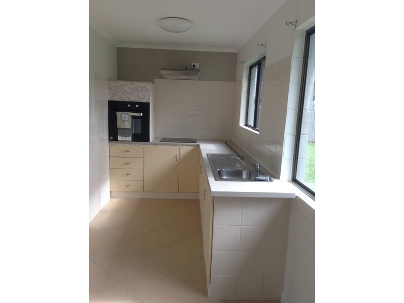 37 Violet Crescent, Rasmussen QLD 4815