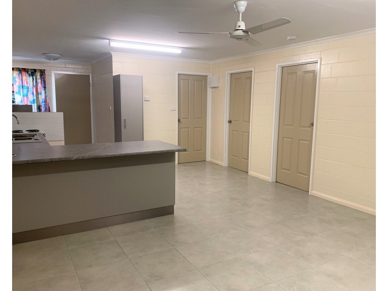 15 Fraire Street, Hermit Park QLD 4812