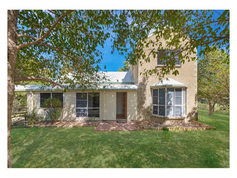 11 Shetland Place, Kelso QLD 4815