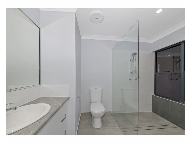 5 Lakeshore Circuit, Idalia QLD 4811