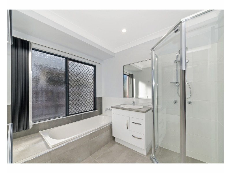 5 Lakeshore Circuit, Idalia QLD 4811