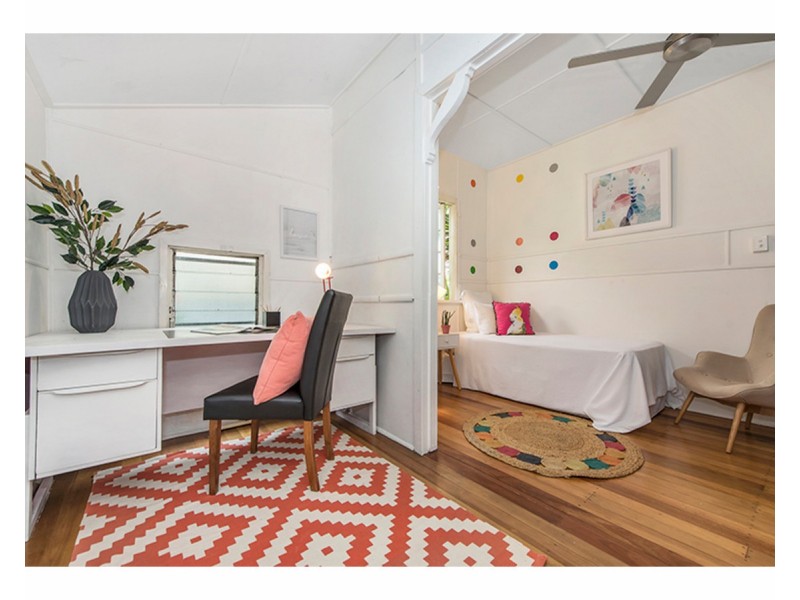 11 Margaret Street, West End QLD 4810