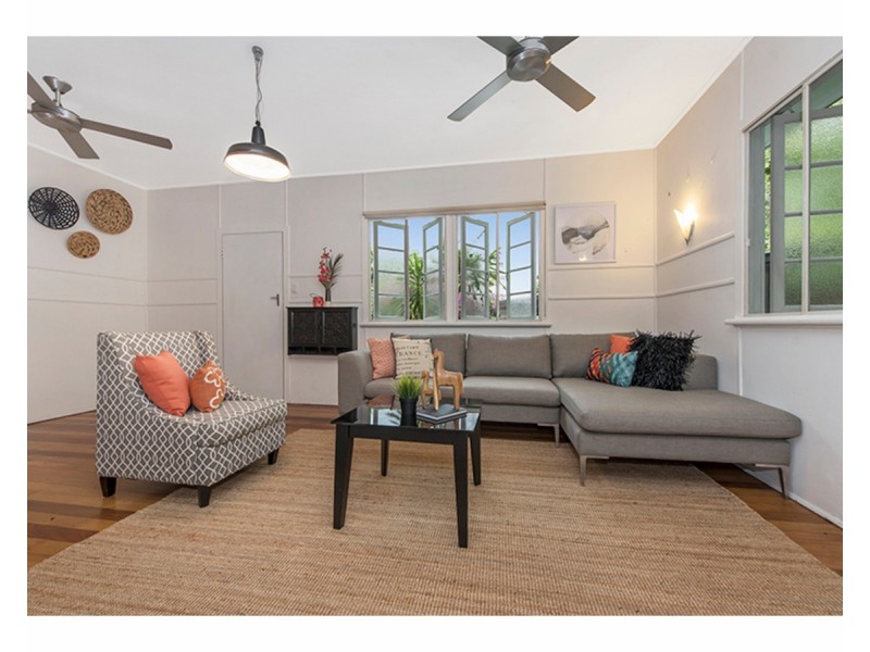 11 Margaret Street, West End QLD 4810