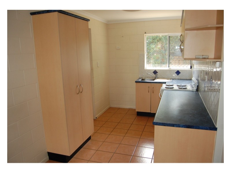 2/201 Pinnacle Drive, Rasmussen QLD 4815