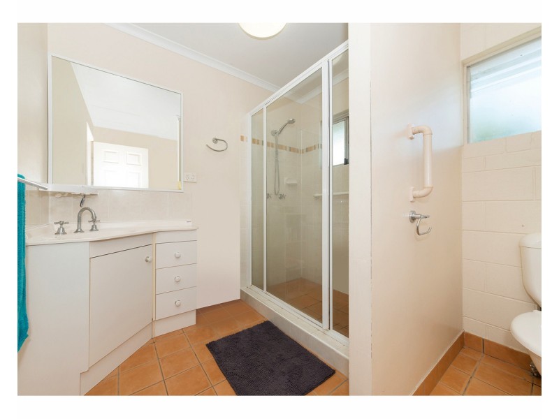 2/201 Pinnacle Drive, Rasmussen QLD 4815