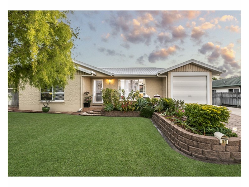 11 St Ives Street, Mount Louisa QLD 4814