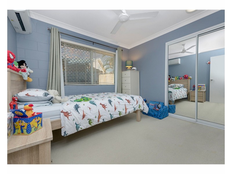 11 St Ives Street, Mount Louisa QLD 4814