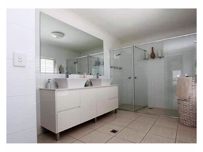 6 Bronco Court, Kelso QLD 4815