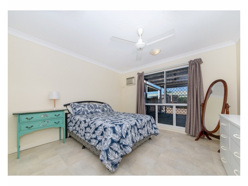 63/17-19 Albert Street, Cranbrook QLD 4814