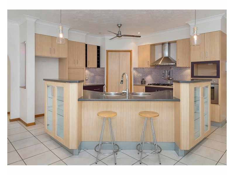 10 Kiandra Place, Mount Louisa QLD 4814