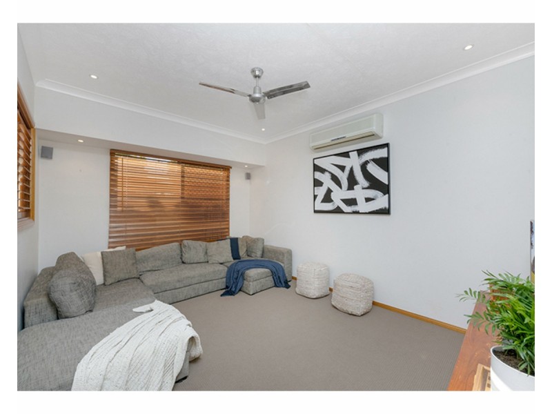 10 Kiandra Place, Mount Louisa QLD 4814