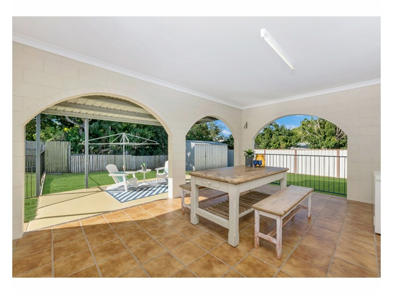 9 Banora Court, Mount Louisa QLD 4814