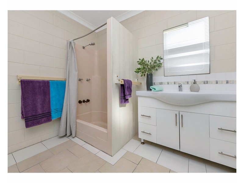 9 Banora Court, Mount Louisa QLD 4814