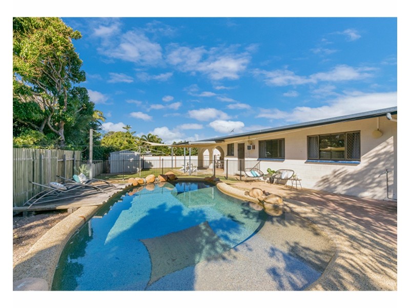 9 Banora Court, Mount Louisa QLD 4814