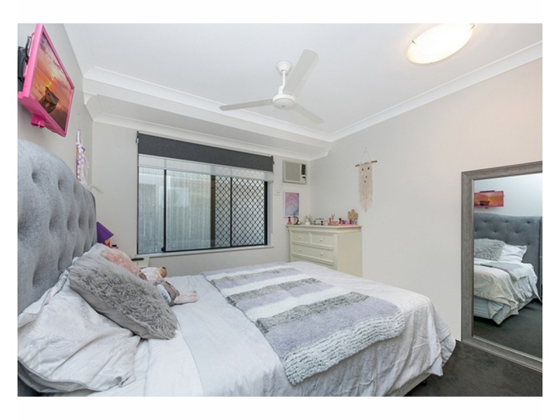 17 Calliandra Court, Mount Louisa QLD 4814