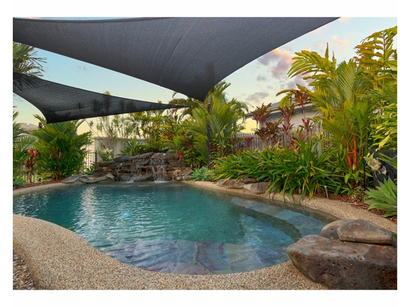 17 Calliandra Court, Mount Louisa QLD 4814