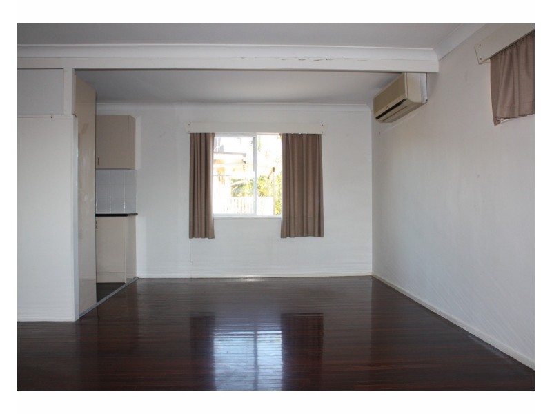 4 Clint Street, Kelso QLD 4815