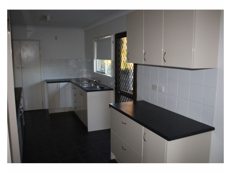 4 Clint Street, Kelso QLD 4815