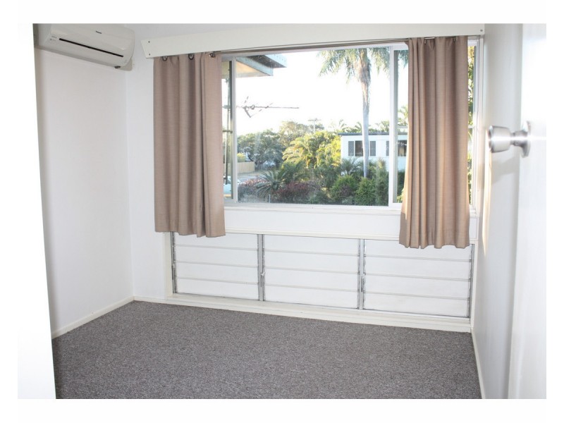 4 Clint Street, Kelso QLD 4815