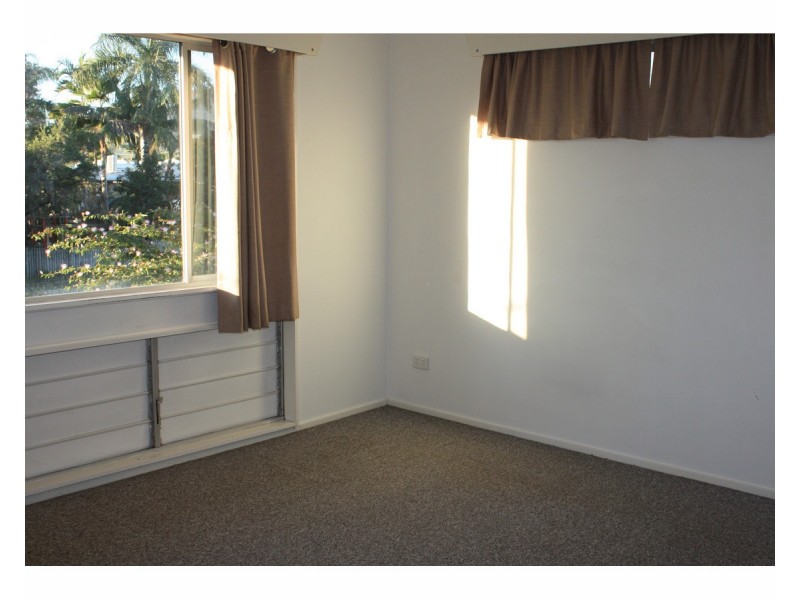 4 Clint Street, Kelso QLD 4815