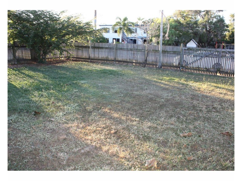 4 Clint Street, Kelso QLD 4815