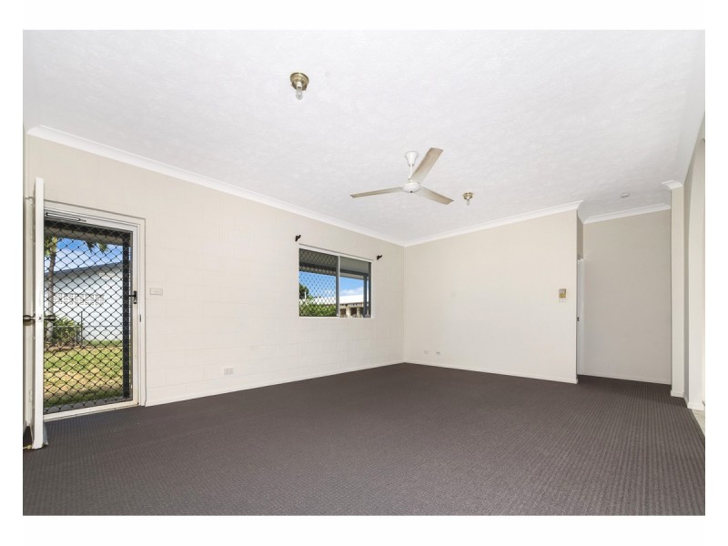 2/161 Ireland Street, Oonoonba QLD 4811