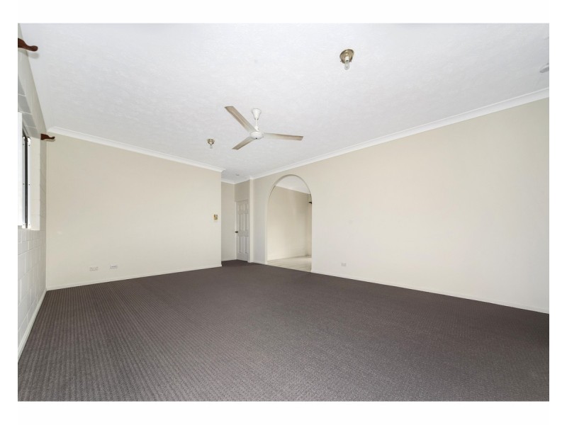 2/161 Ireland Street, Oonoonba QLD 4811