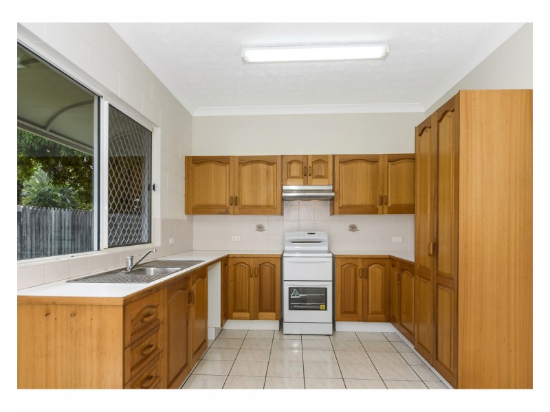 2/161 Ireland Street, Oonoonba QLD 4811