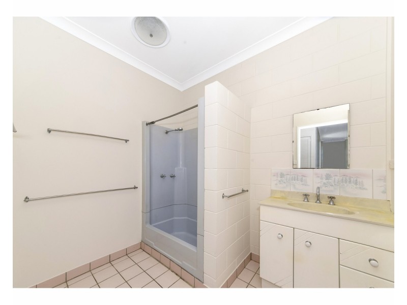 2/161 Ireland Street, Oonoonba QLD 4811