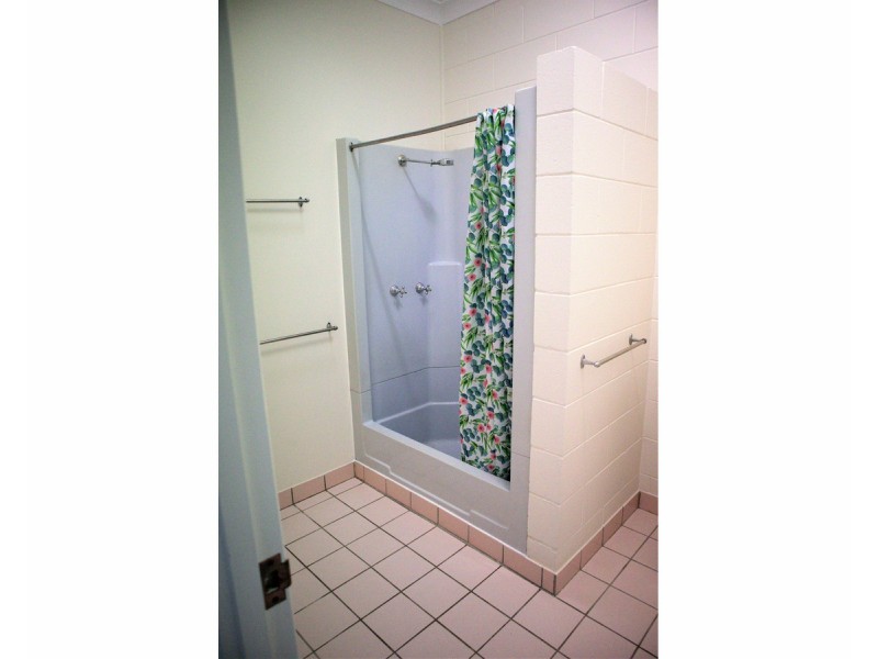 2/161 Ireland Street, Oonoonba QLD 4811