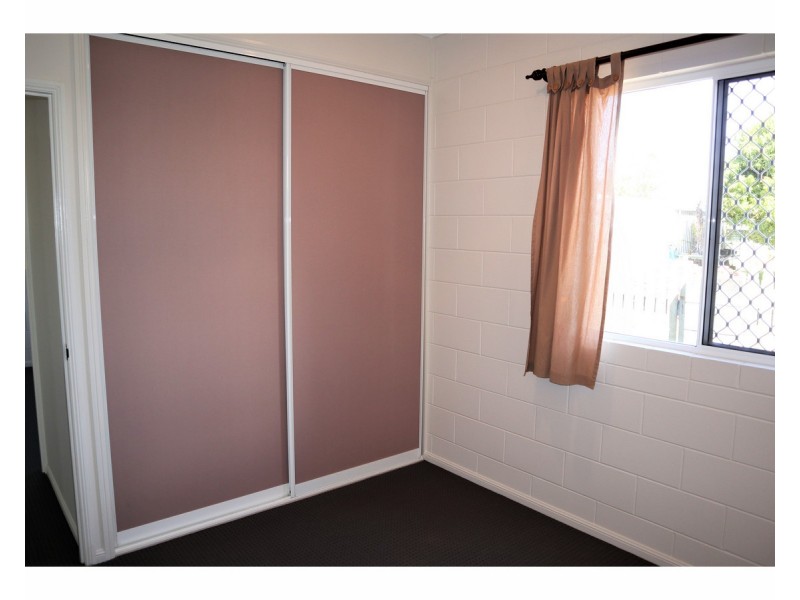 2/161 Ireland Street, Oonoonba QLD 4811