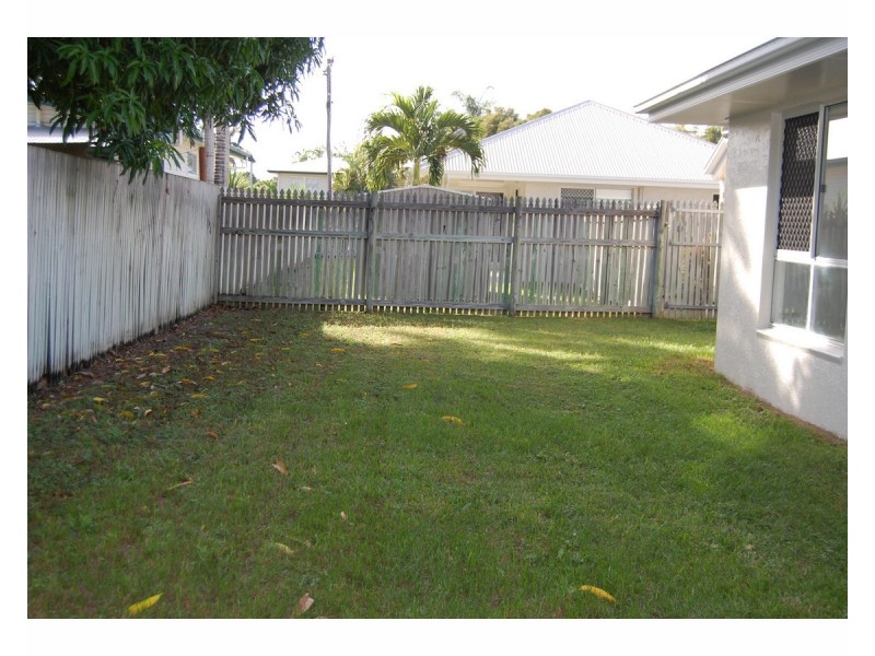 2/14 Caroline Street, Aitkenvale QLD 4814