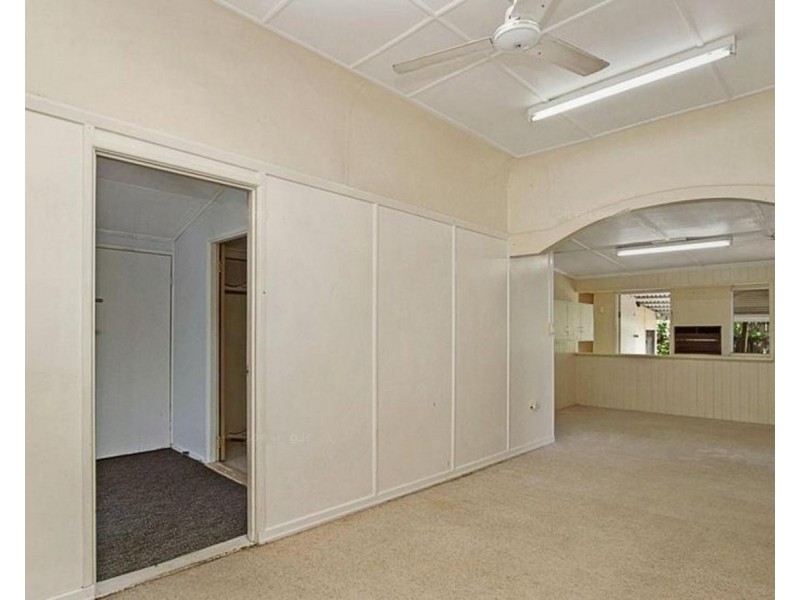 18 Clifton Street, North Ward QLD 4810