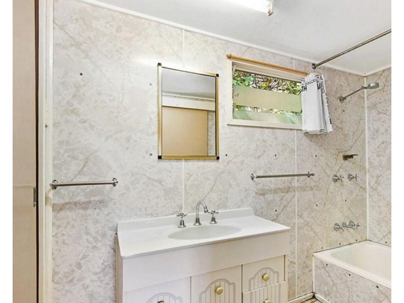 18 Clifton Street, North Ward QLD 4810