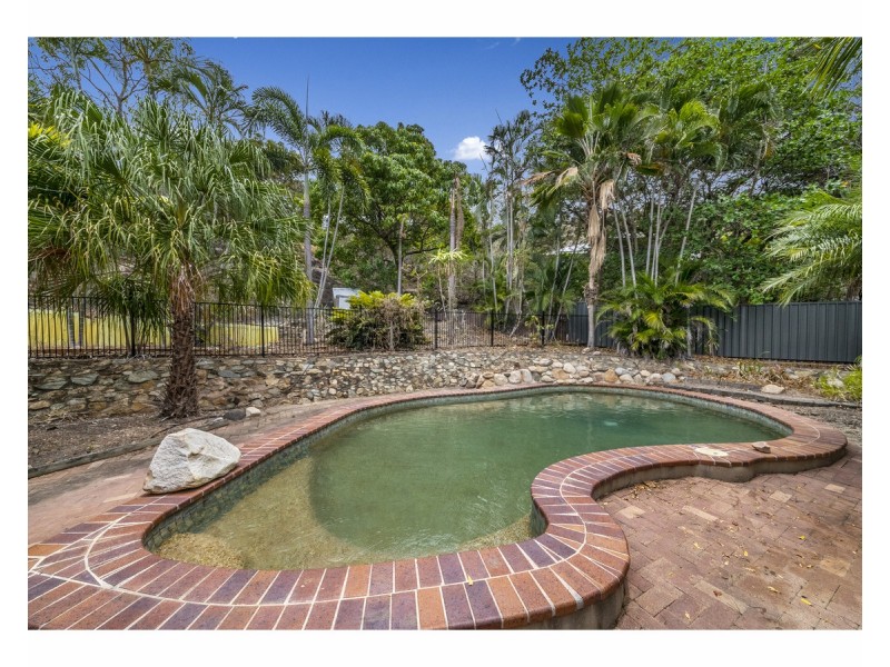 6 Carina Court, Mount Louisa QLD 4814