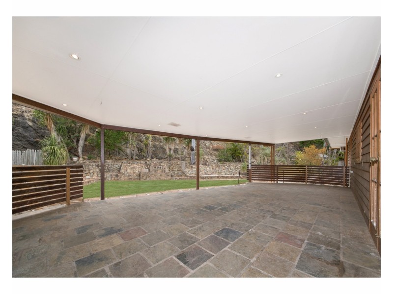 6 Carina Court, Mount Louisa QLD 4814